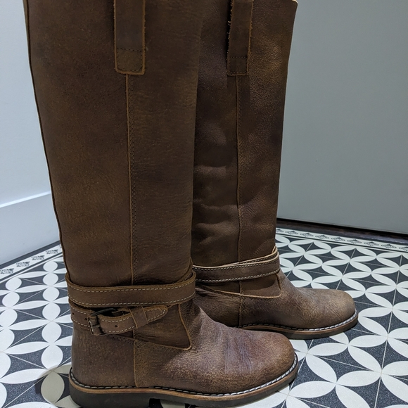 Brown Roots leather knee-high boots - Picture 2 of 5
